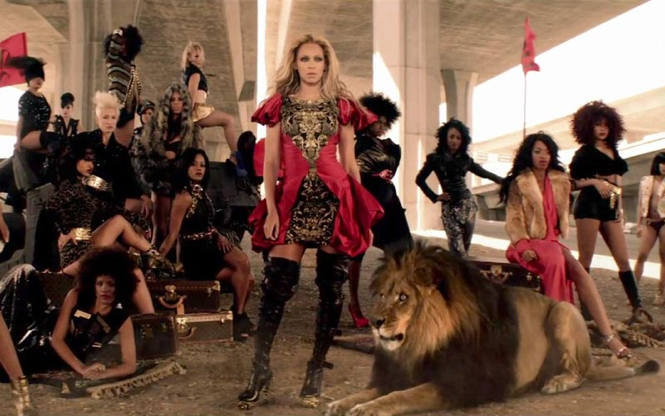 This live lion (probably Felix) was used as a prop in a Beyonce music video.
